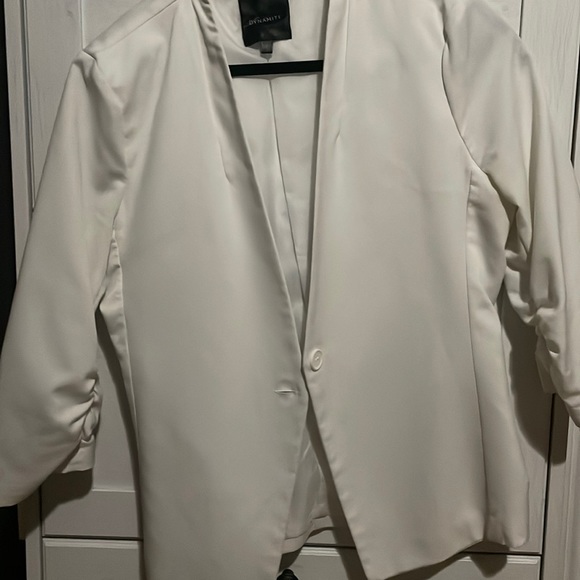 Dynamite size M rouched 3/4 sleeved blazer. Excellent used condition. - Picture 1 of 3